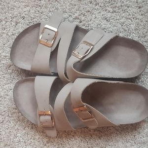 Cupcake Couture Girls Sandals Size 3 Willow